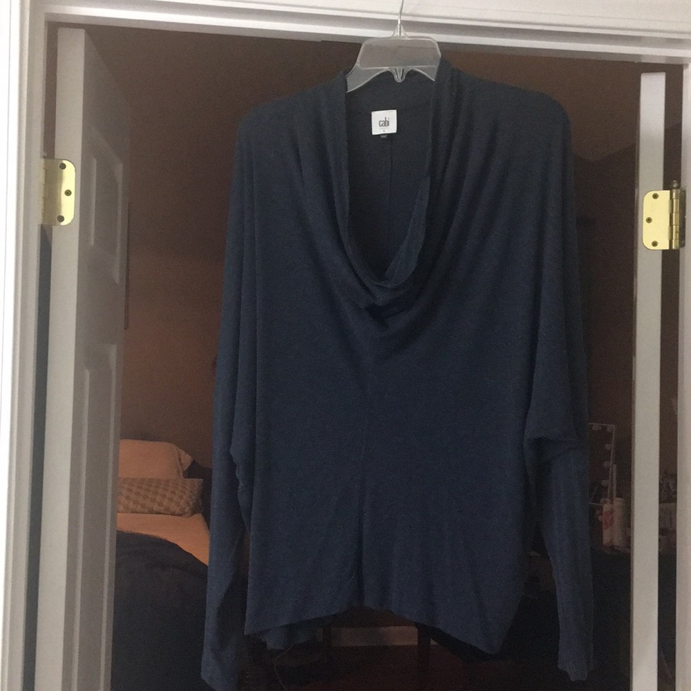 Light weight cowl neck long sleeve t shirt